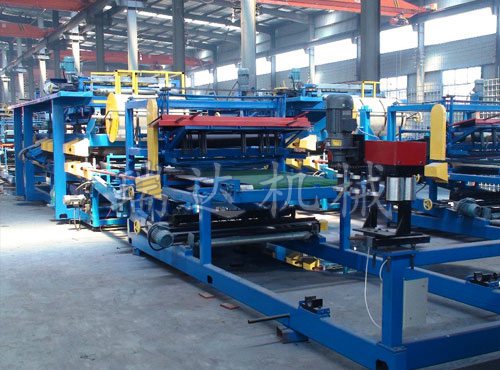 隔熱夾芯復(fù)合機(jī)